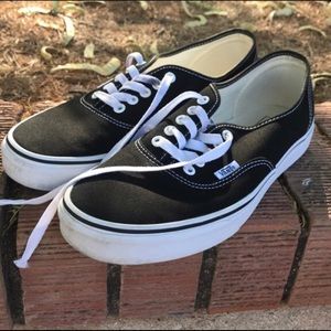 BLACK AUTHENTIC VANS